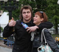 Коля Ефремов, сын Михаила Ефремова, постепенно перенимает ужимки Коля Ефремов, сын Михаила Ефремова, постепенно перенимает ужимки