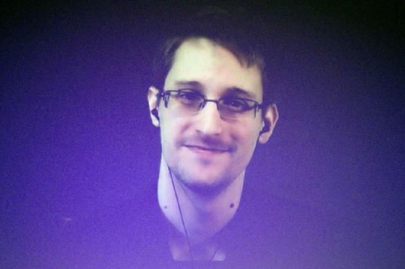 Edward Snowden does not feel safe in Russia. 63070.jpeg