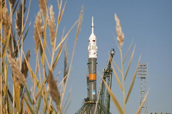 Lightning strikes Soyuz booster rocket after launch. 63576.jpeg