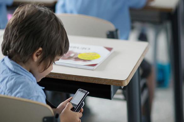 Most Russians smartphones banned in schools. 62917.jpeg