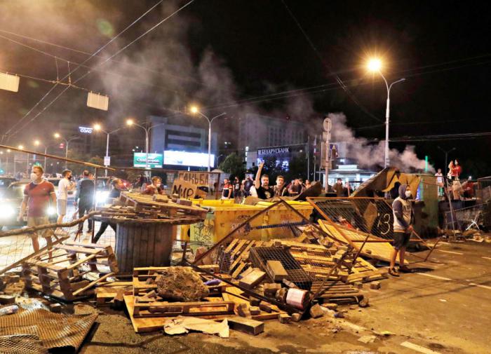 Belarus police ready to use military-grade weapons against protesters