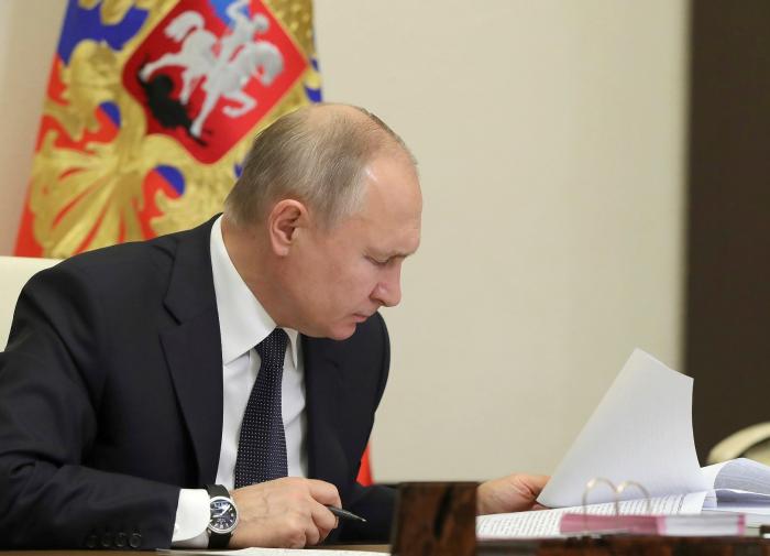 Putin answers questions about 'his palace' on the Black Sea coast