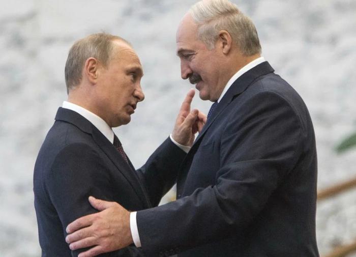 Putin supports Lukashenko and gives him .5 billion