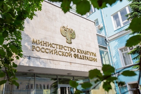 Половина профинансированных минкультом фильмов не вышла в прокат