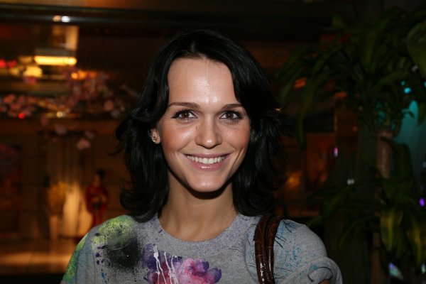 Певица Слава научила фанатов танцевать